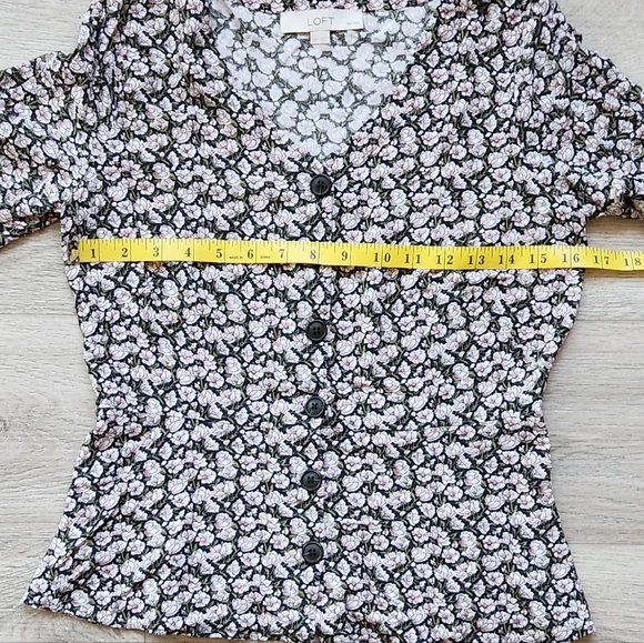Loft Pink Floral Top Womens 4p Button Down Short Sleeve Tie Sleeve - Picture 9 of 9